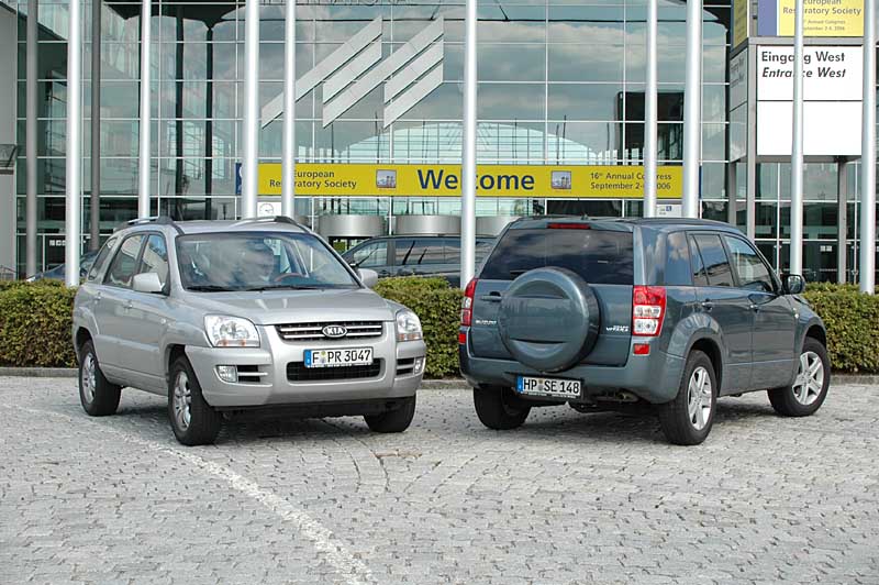 ALLRAD-MAGAZIN Fahrbericht: Vergleich Kia Sportage 2.0 CRDi mit Suzuki ...