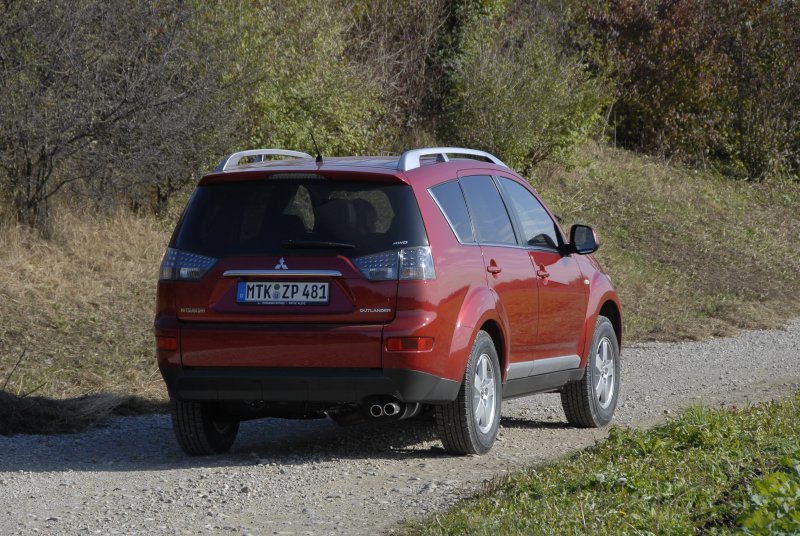 ALLRADMAGAZIN Fahrbericht Mitsubishi Outlander 2.2 DID